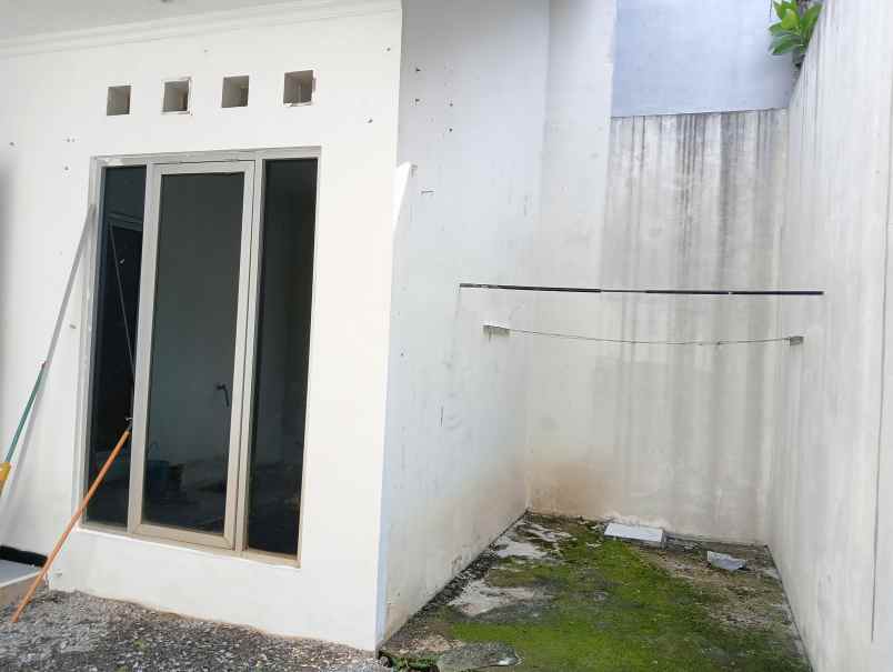 dijual rumah pandanaran hills