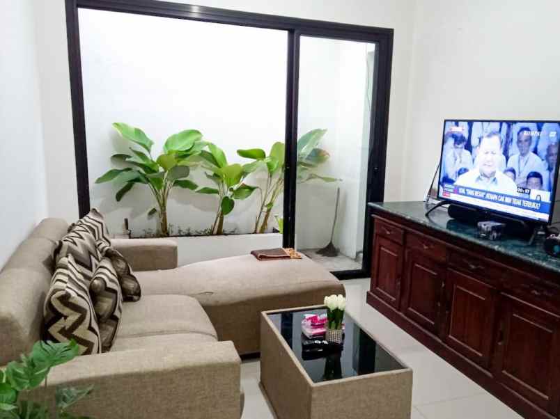 dijual rumah pandanaran hills