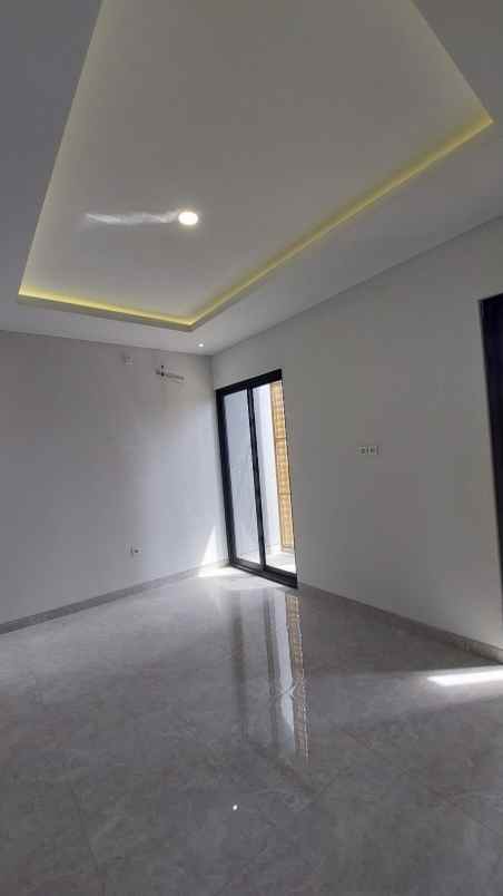 dijual rumah panjang jiwo permai
