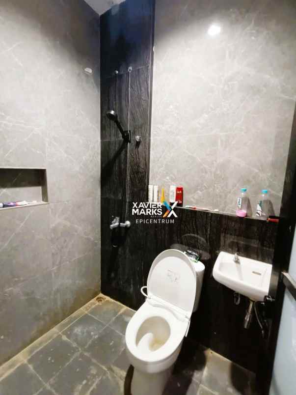 dijual rumah pantai mentari