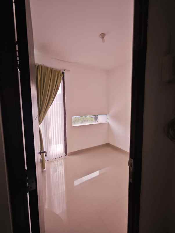 dijual rumah pantai mentari