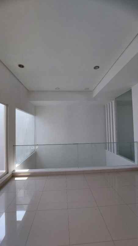 dijual rumah pantai mentari