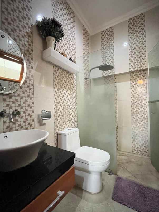 dijual rumah pasar minggu