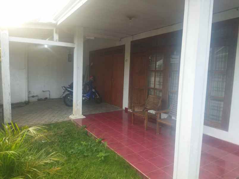 dijual rumah perabot jadul