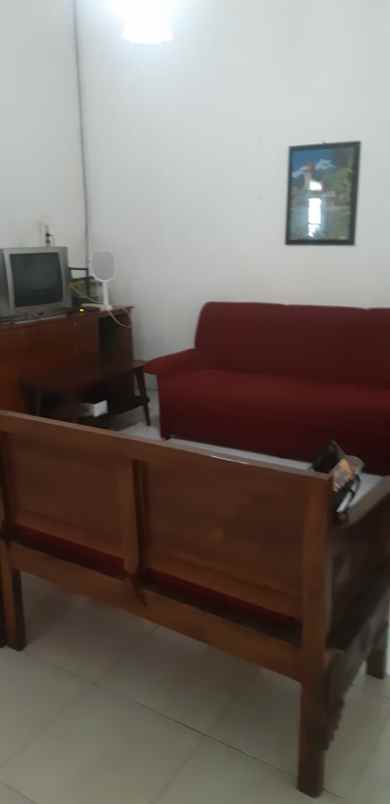 dijual rumah perabot jadul