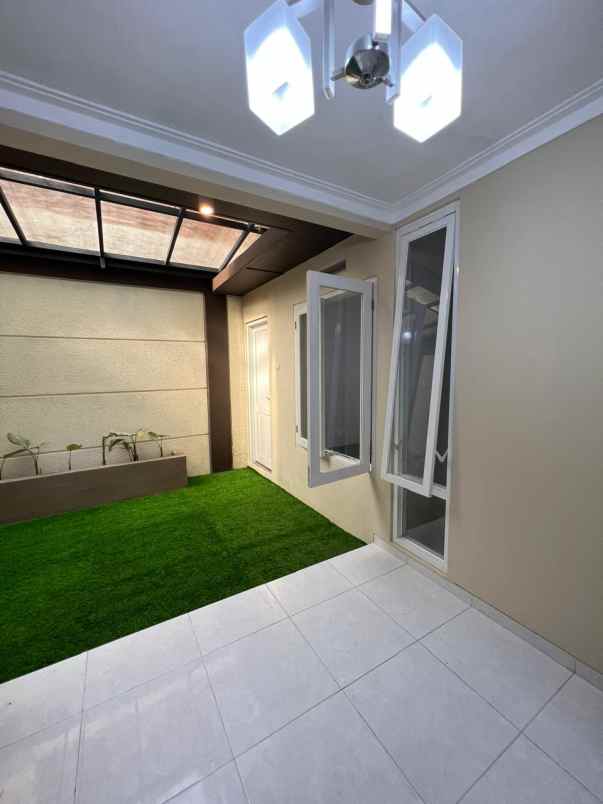 dijual rumah permata jingga suhat kota