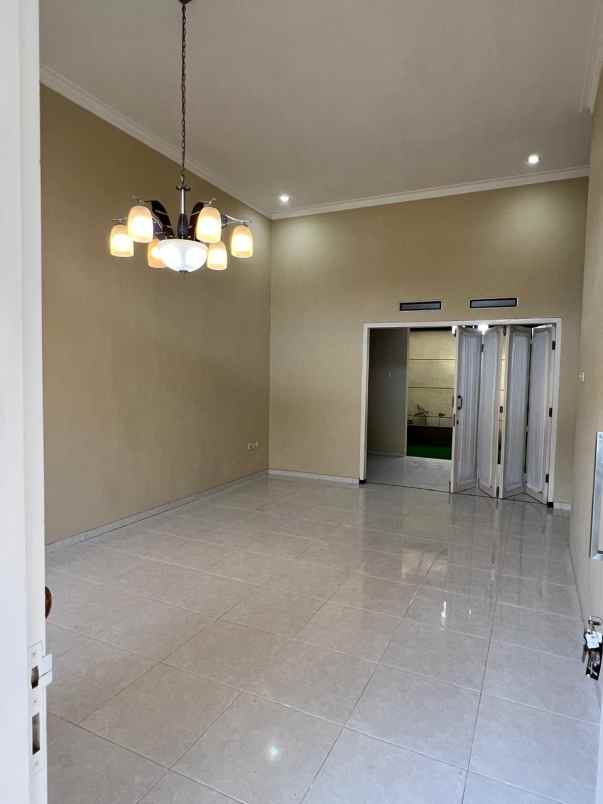 dijual rumah permata jingga suhat kota