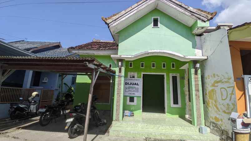 dijual rumah perum agus salim kel