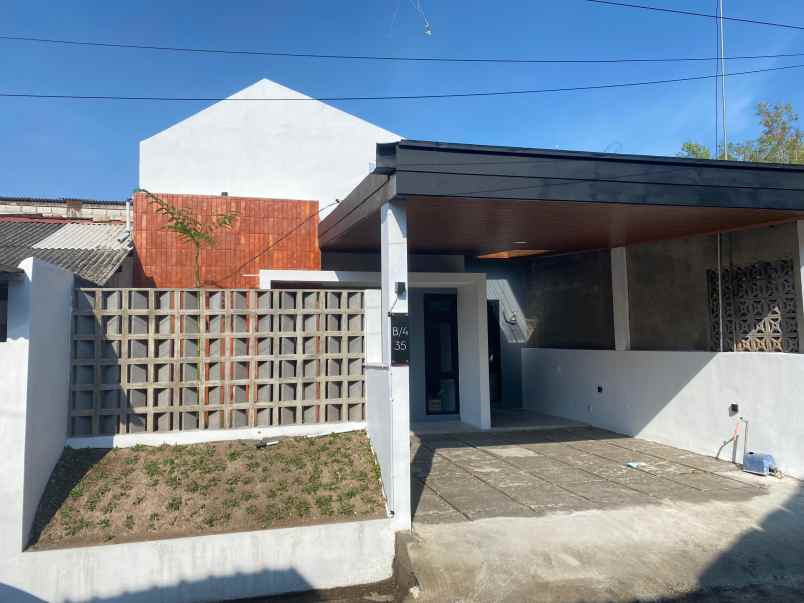 dijual rumah perum guwosari blok 4 no