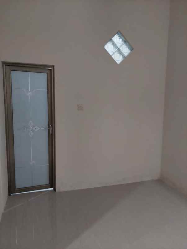 dijual rumah perum surya wage