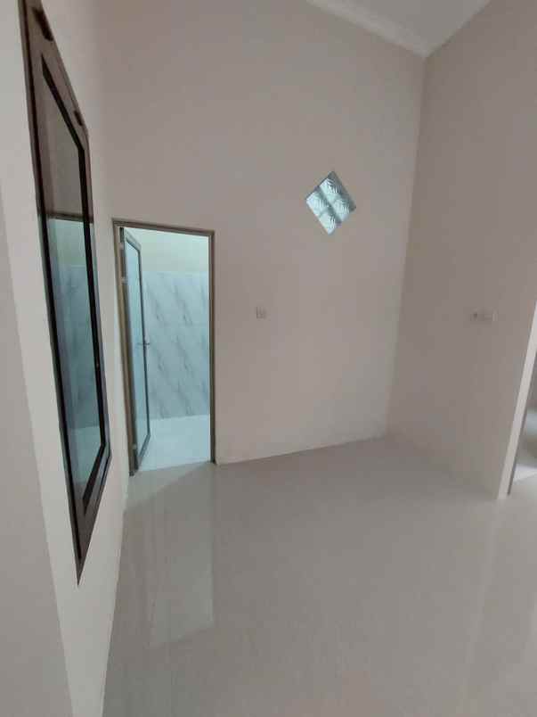 dijual rumah perum surya wage