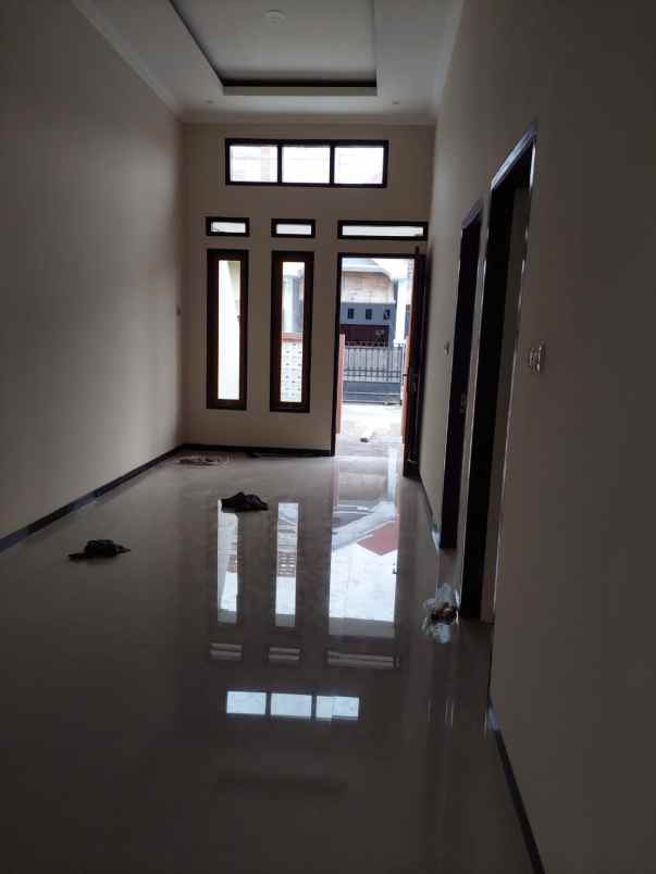 dijual rumah perum surya wage