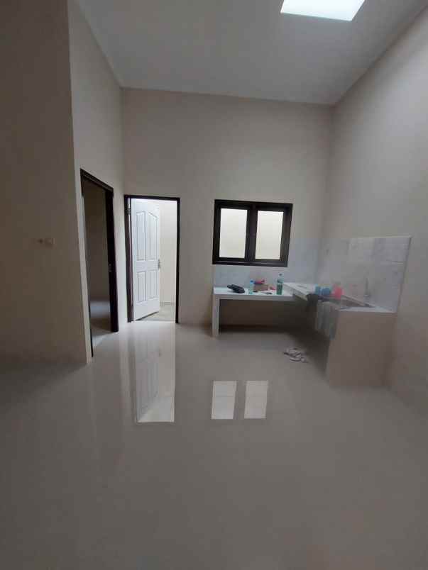 dijual rumah perum surya wage