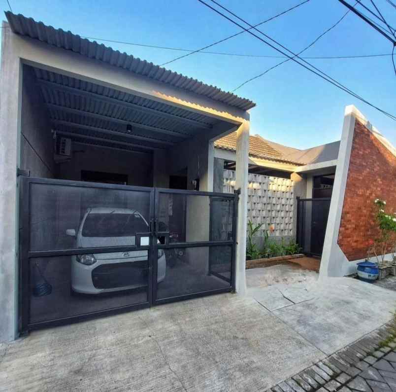 dijual rumah perumahan bendul merisi