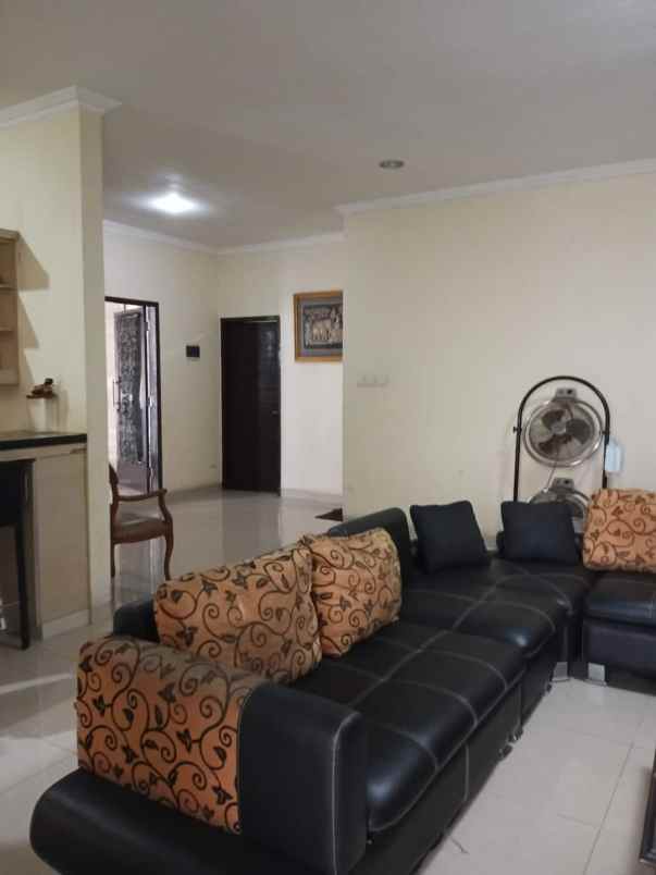 dijual rumah perumahan citra indah city