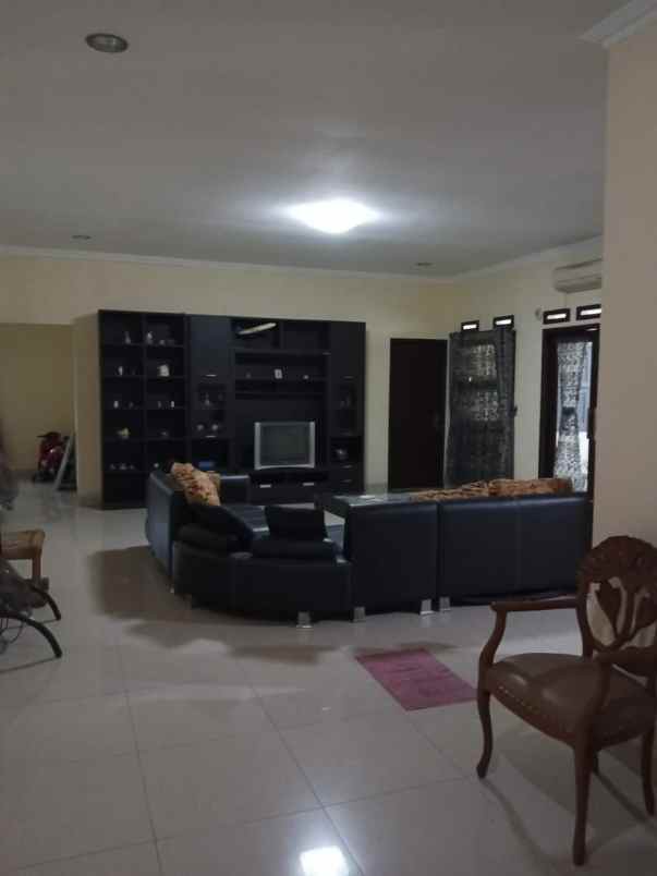 dijual rumah perumahan citra indah city