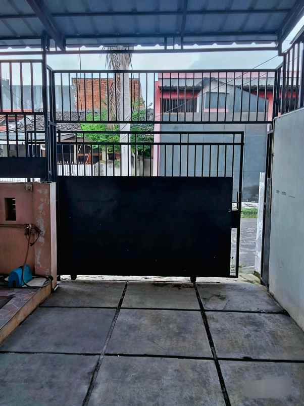 dijual rumah perumahan duta bandara