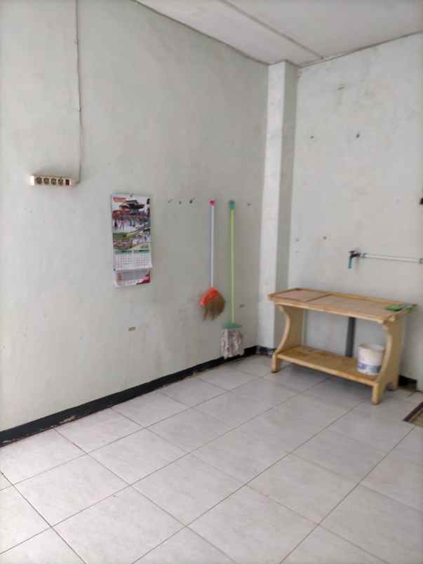 dijual rumah perumahan emerald regency