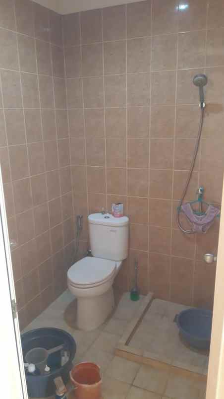 dijual rumah perumahan green court