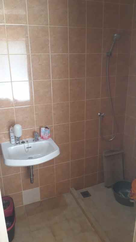 dijual rumah perumahan green court