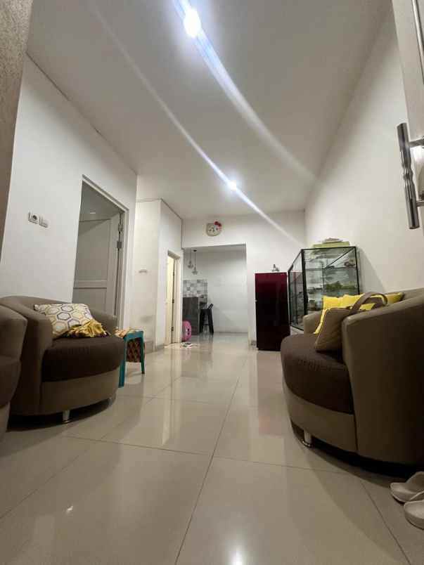 dijual rumah perumahan green mansion