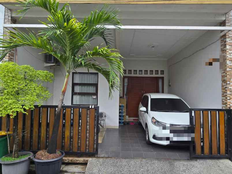 dijual rumah perumahan griya mustika sari