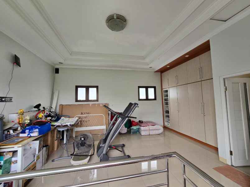 dijual rumah perumahan griya mustika sari