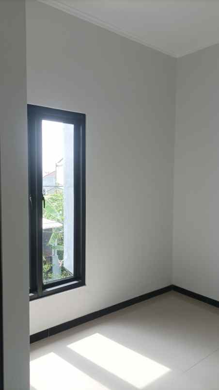 dijual rumah perumahan gunung anyar emas