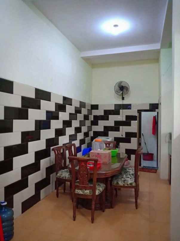 dijual rumah perumahan palm oasis