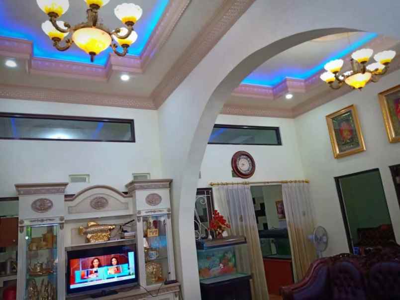 dijual rumah perumahan palm oasis