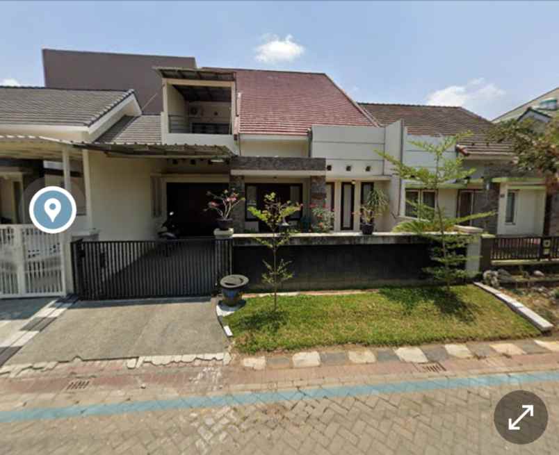 dijual rumah perumahan permata jingga