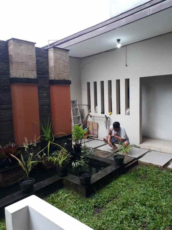 dijual rumah perumahan permata jingga