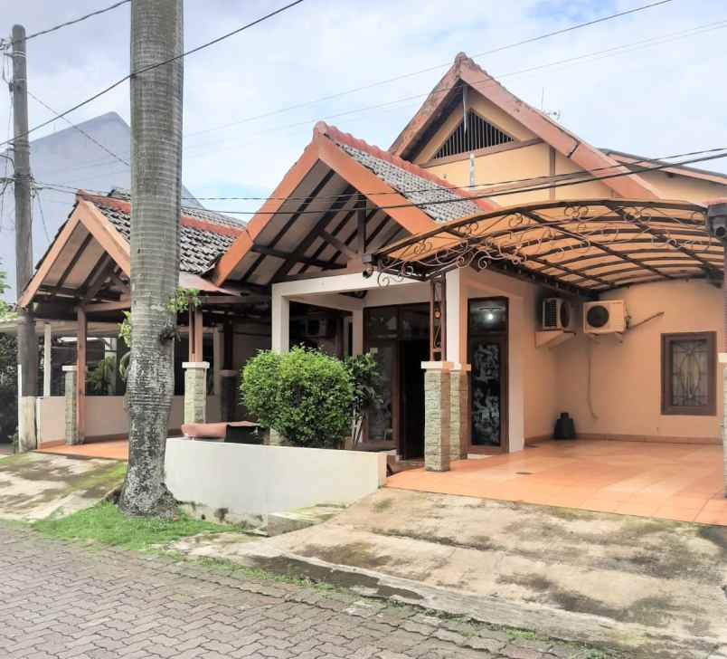 dijual rumah perumahan persada kemala