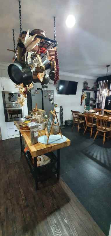 dijual rumah perumahan taman kencana