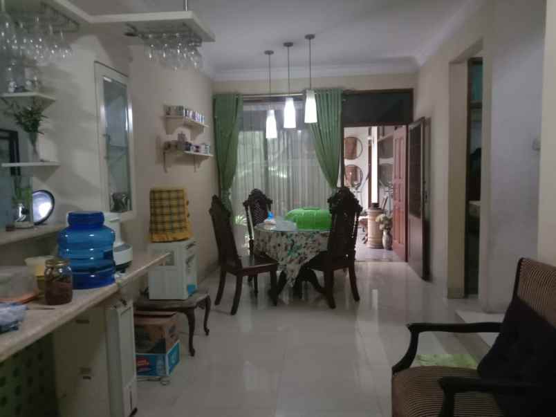 dijual rumah pesanggrahan