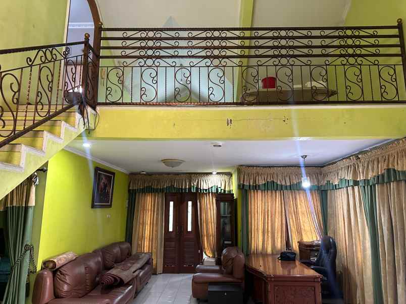 dijual rumah pinus regency