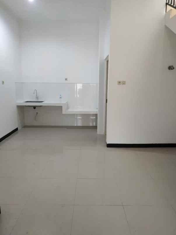 dijual rumah ploso timur