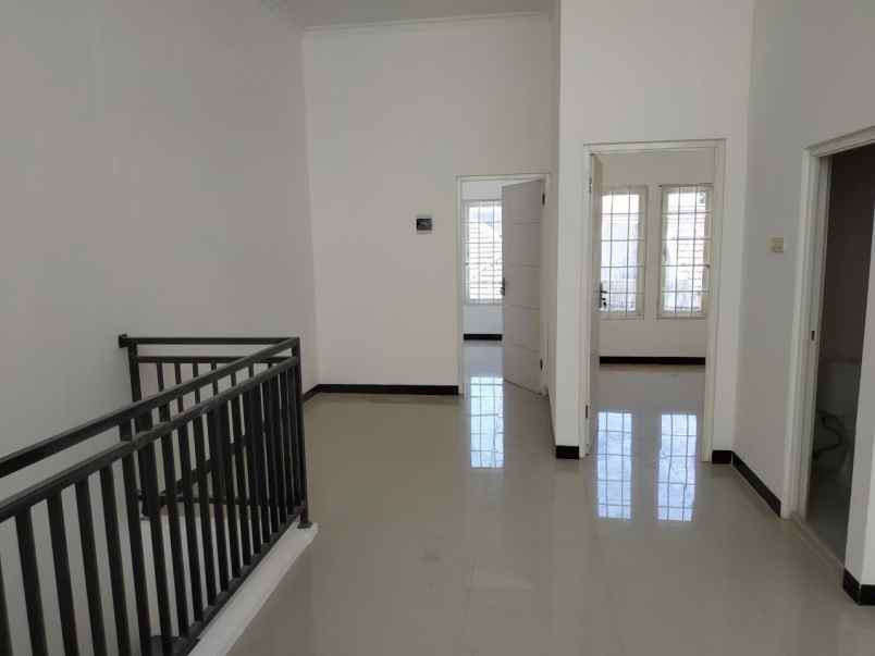 dijual rumah ploso timur