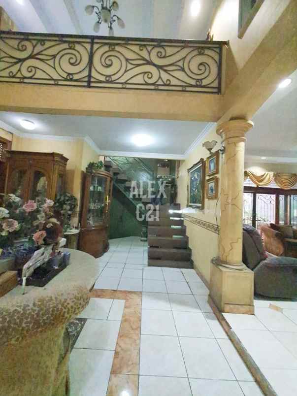 dijual rumah pondok bambu jakarta timur