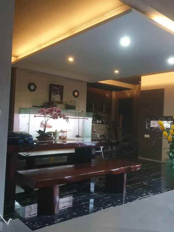 dijual rumah pondok gede