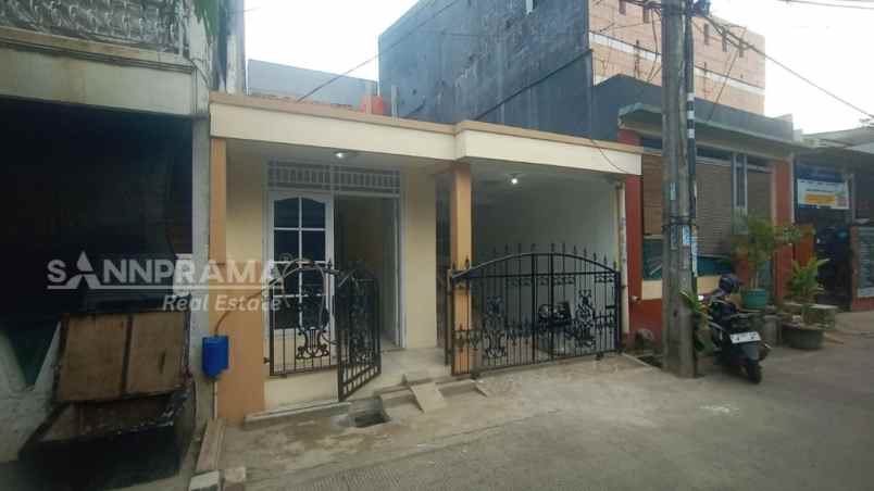 dijual rumah pondok kacang timur