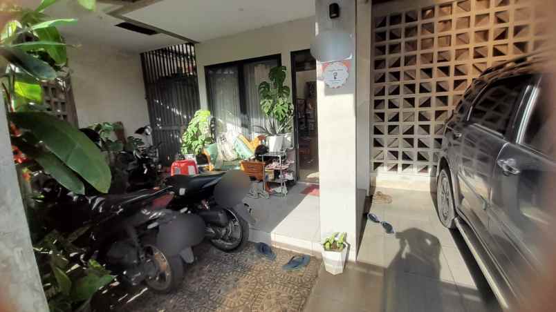 dijual rumah pondok pekayon indah