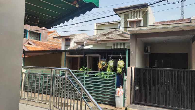 dijual rumah pondok pucung