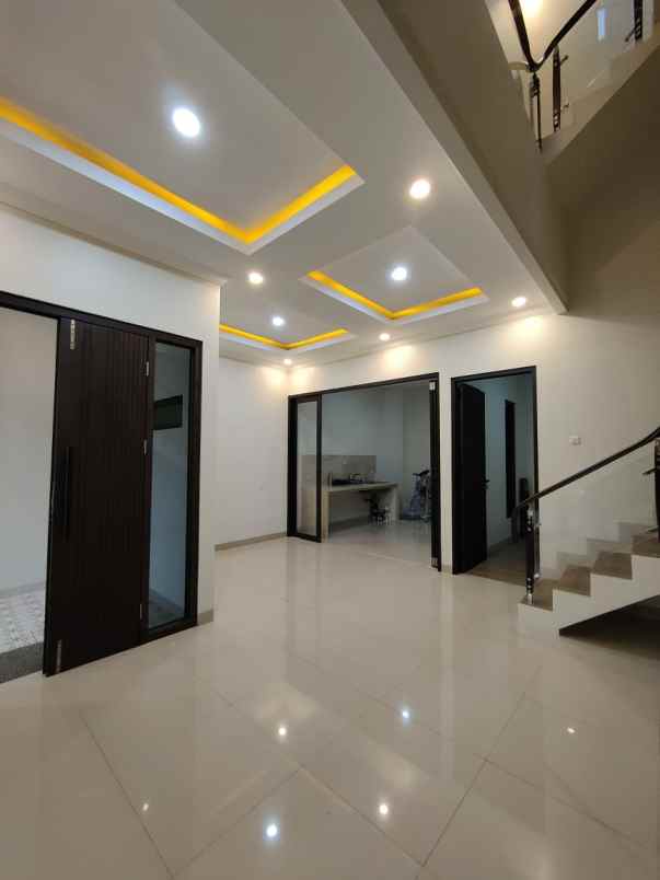 dijual rumah pulo asem