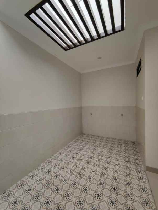 dijual rumah pulo asem