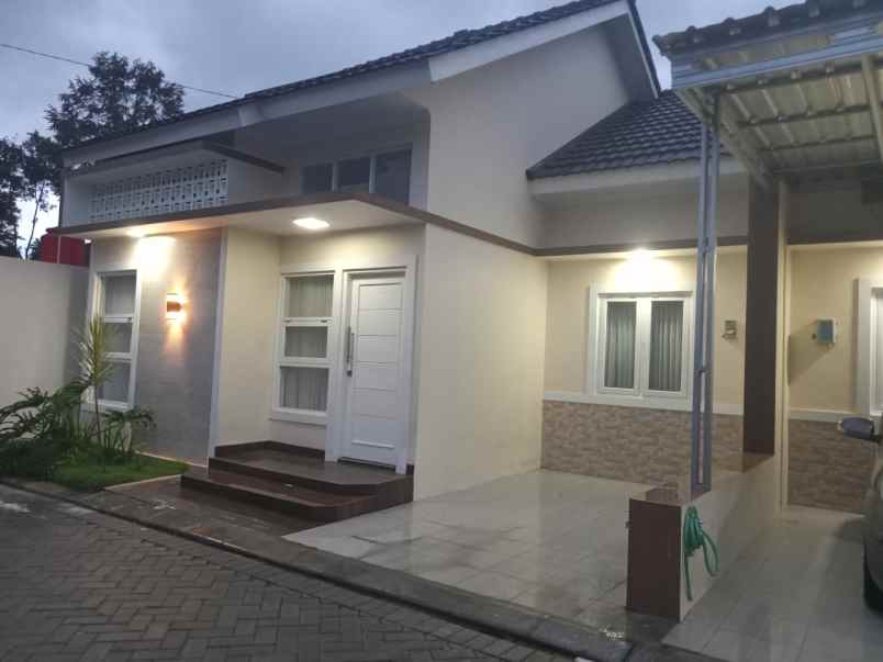 dijual rumah purwomartani