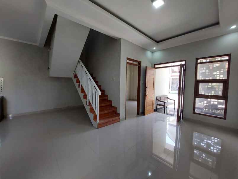 dijual rumah purwomartani