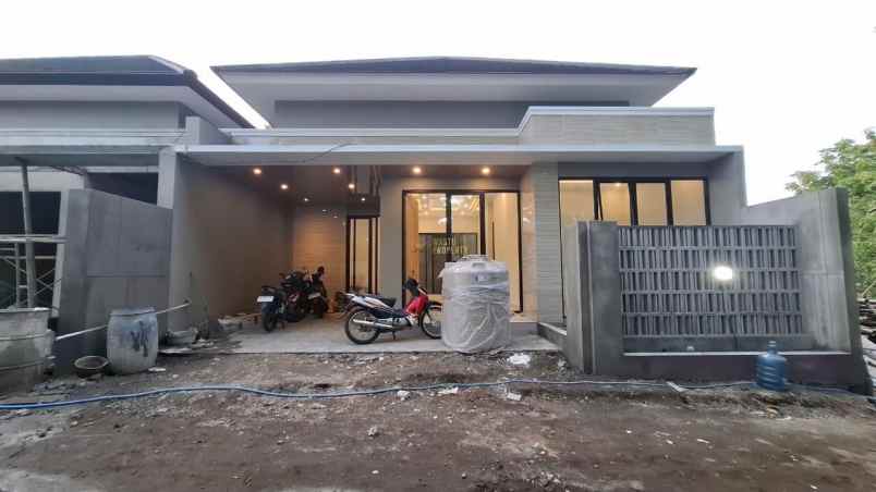 dijual rumah purwomartani