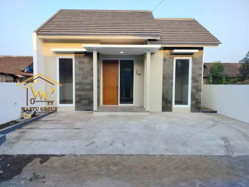 dijual rumah purwomartani kalasan