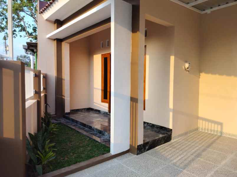 dijual rumah purwomartani kalasan